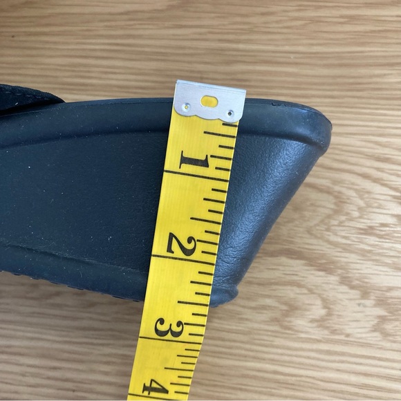 Sketchers Size 11 Black Thong Sandals - Picture 6 of 6